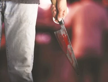 18χρονος δέχτηκε μαχαιρίες επειδή κόιταξε περιέργα στην Πάτρα